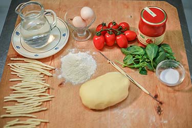 Pasta fresca e salsa fatta in casa azienda agrituristica Il Pago