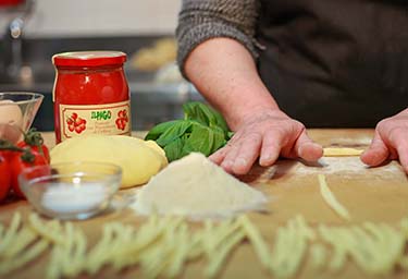 Pasta fresca e salsa fatta in casa azienda agrituristica Il Pago