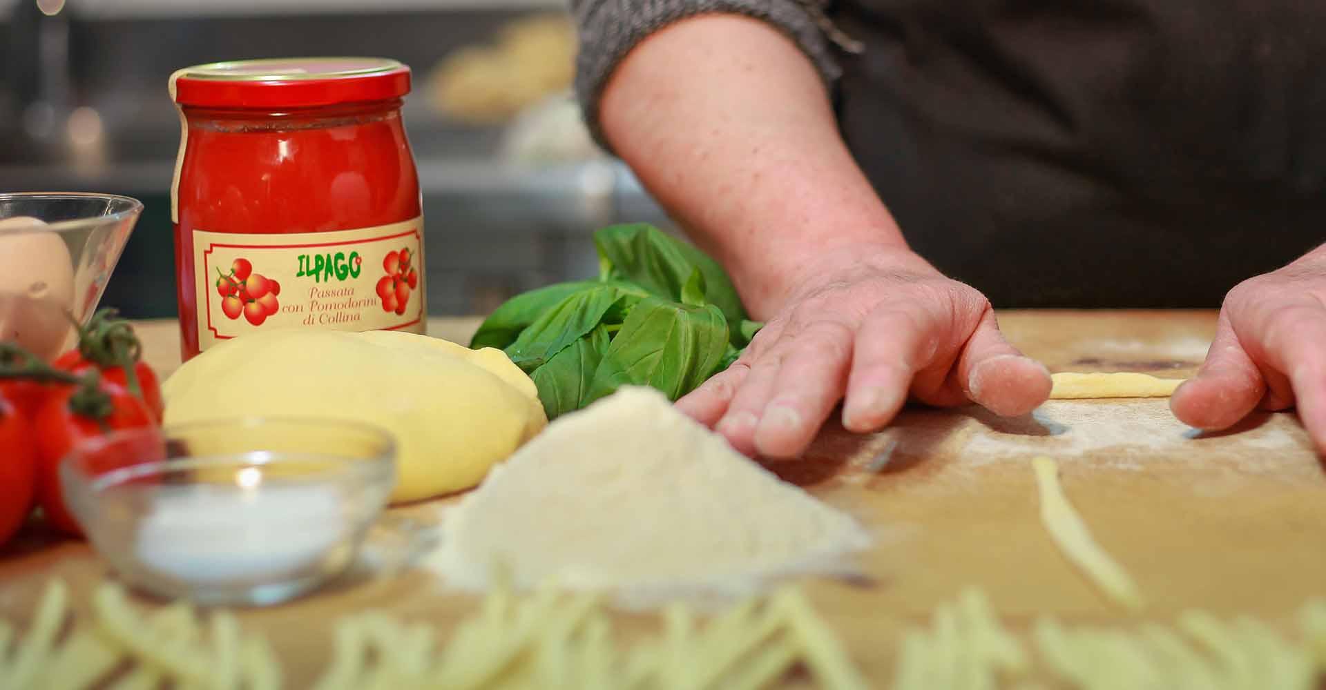 Ingredienti Frizzuli con Passata di Pomodoro e Pomodorini
